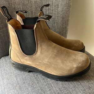 Blundstone boots size UK 6, missing the insoles